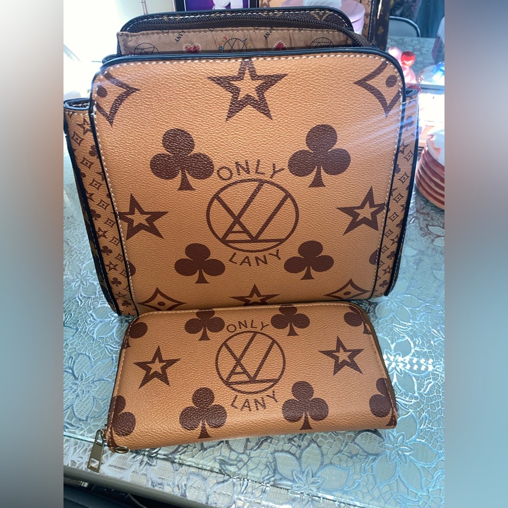 SOLD‼️ LANY SET‼️ Tan and Brown Designer-Inspired Bag and Wallet Set